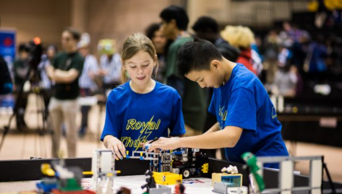 Engaging FIRST Canada Youth Using Virtual Simulator
